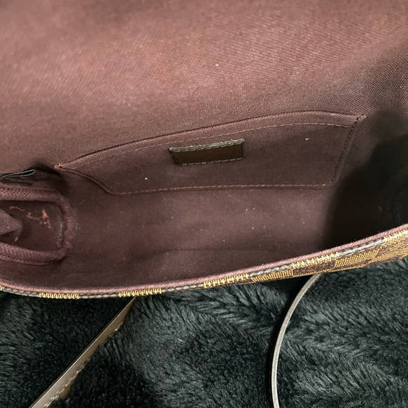 Louis Vuitton Favorite PM - Picture 5 of 9